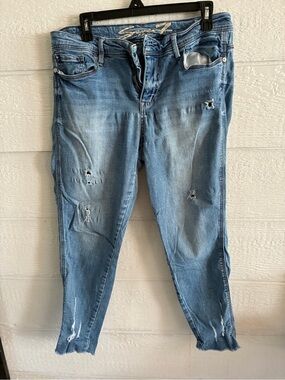 Seven7 Women's Light Blue Ripped Skinny Jeans